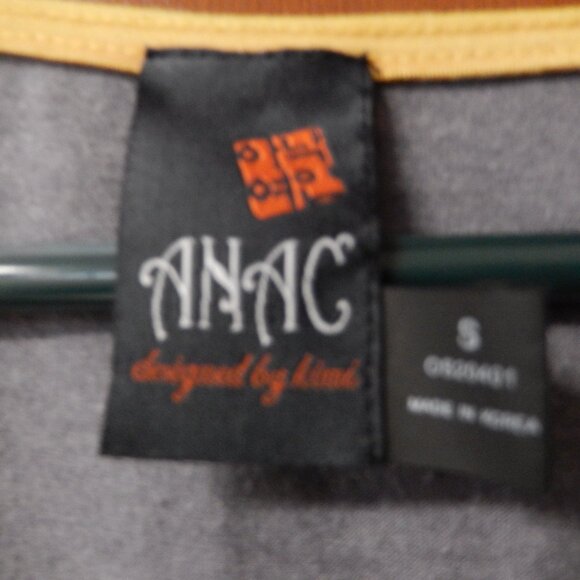 Sweater - Picture 4 of 4